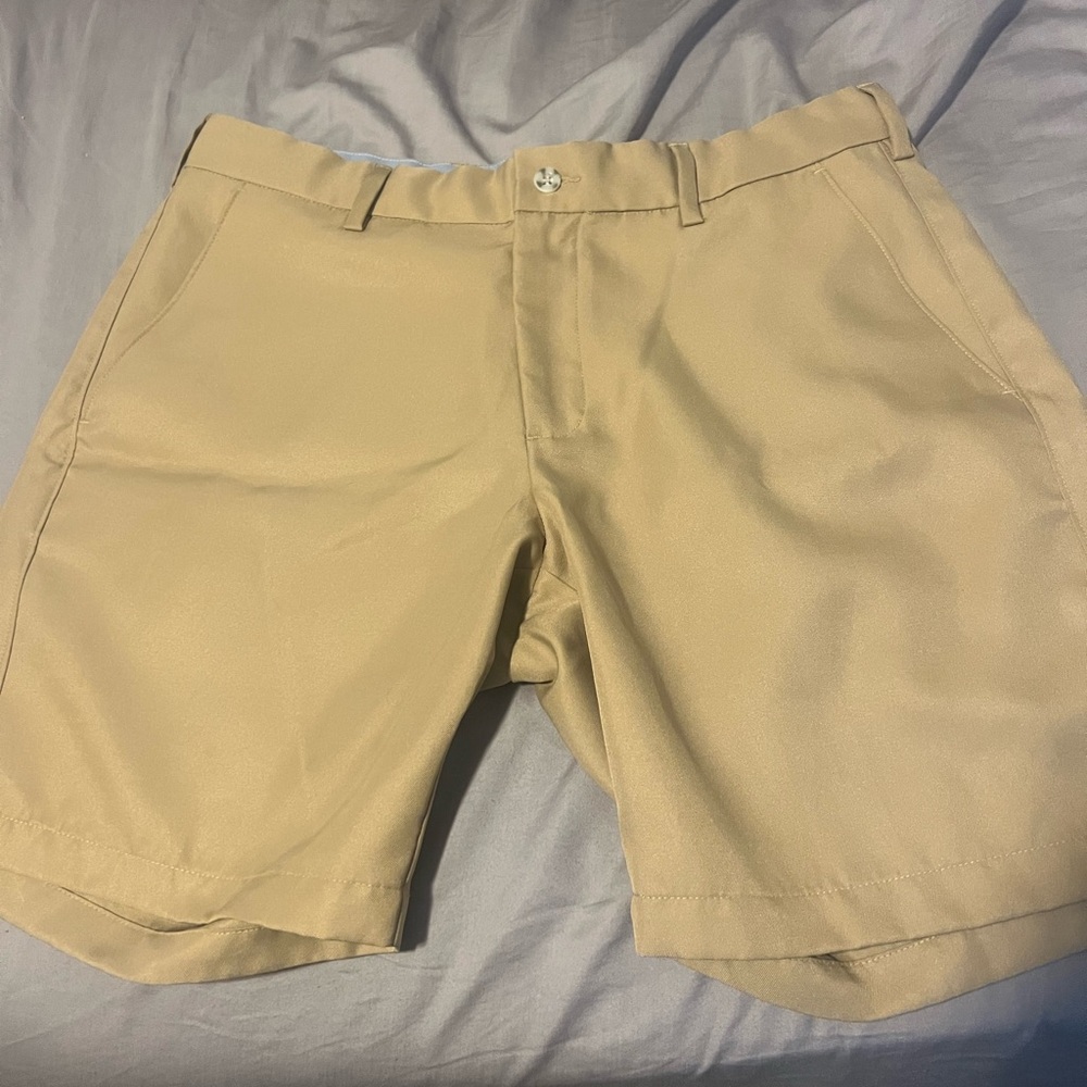 Onward reserve khaki shorts size 33